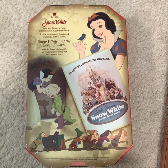 Disney’s Snow White & The Seven Dwarfs Dolls - Picture 3 of 10